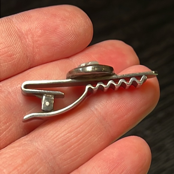 Vintage sterling silver MOP shell gladiator left facing cameo etched tie clip - Picture 7 of 9